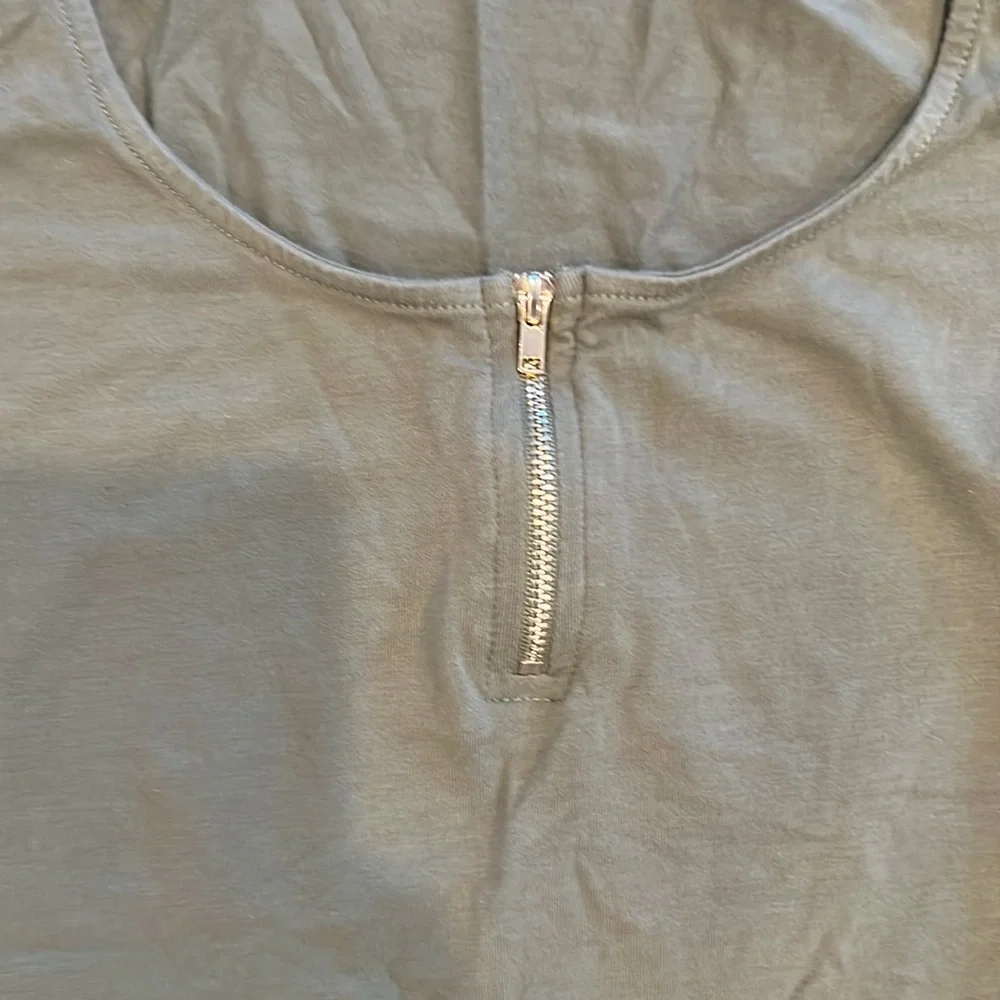 Guess bodysuit top size medium